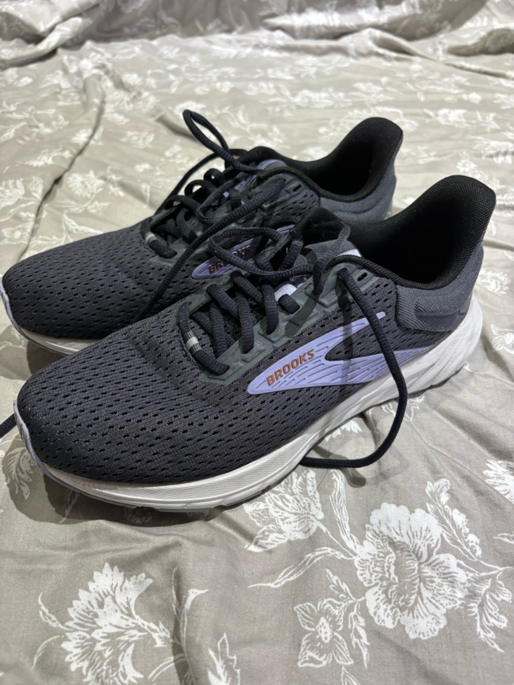 Brooks black sneakers 9
